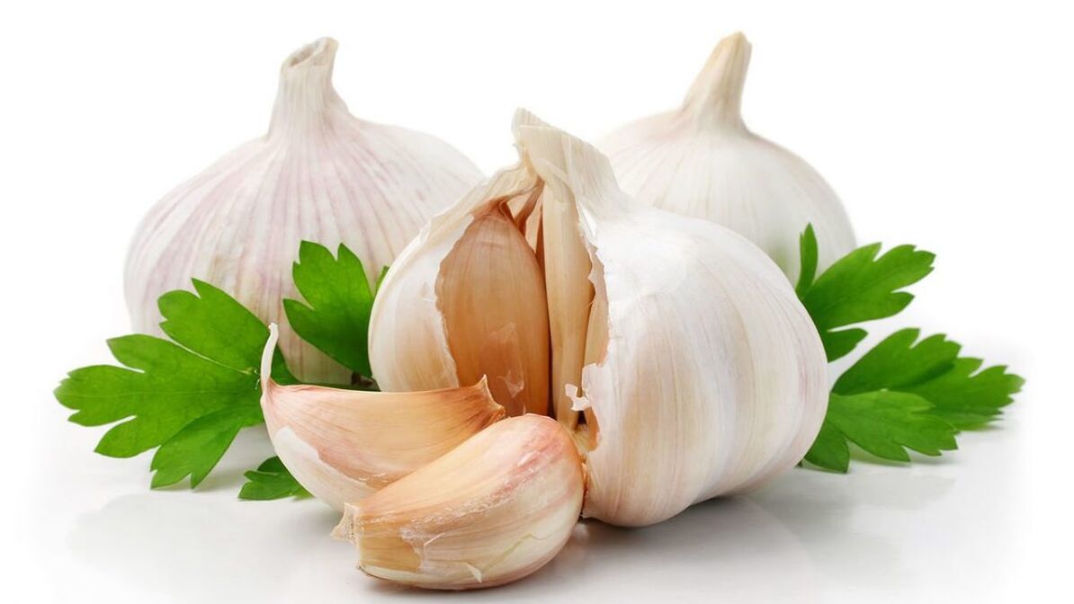 Garlic will help remove worms from the body