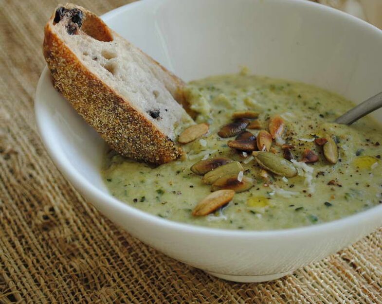 In the diet of people who want to remove parasites, puree soup with pumpkin seeds and garlic