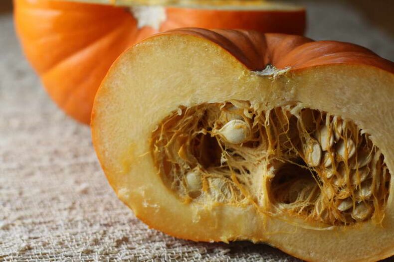 Maximum benefit in the fight against parasites is achieved by using unpeeled pumpkin seeds